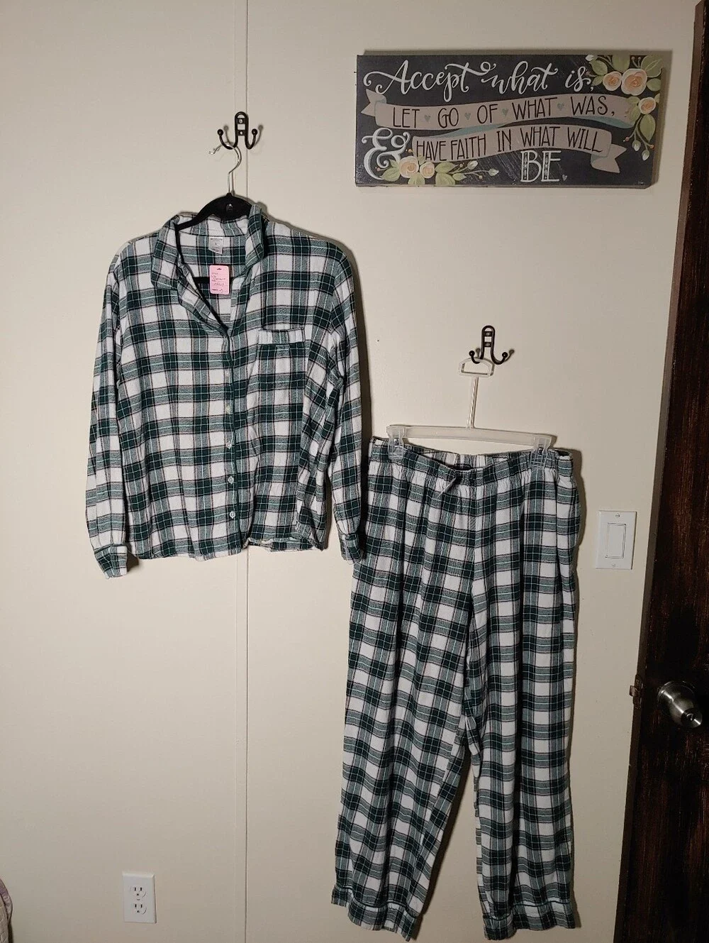Liz Claiborne large 100% Cotton Green Plaid Long Sleeve Pajama Set